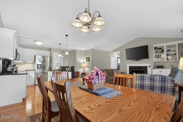 $389,900 | 70 Knollwood Hollow, Milton, NY 12020