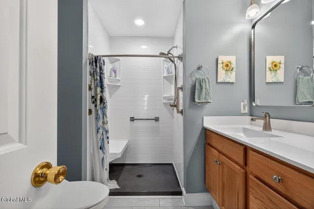 $389,900 | 70 Knollwood Hollow, Milton, NY 12020