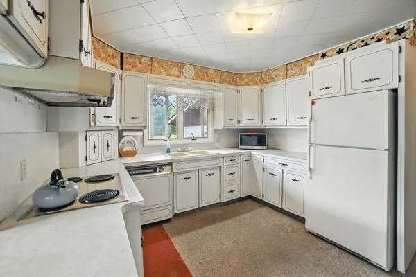 $389,000 | 5985 Bay Shore Drive, Irons, MI 49644