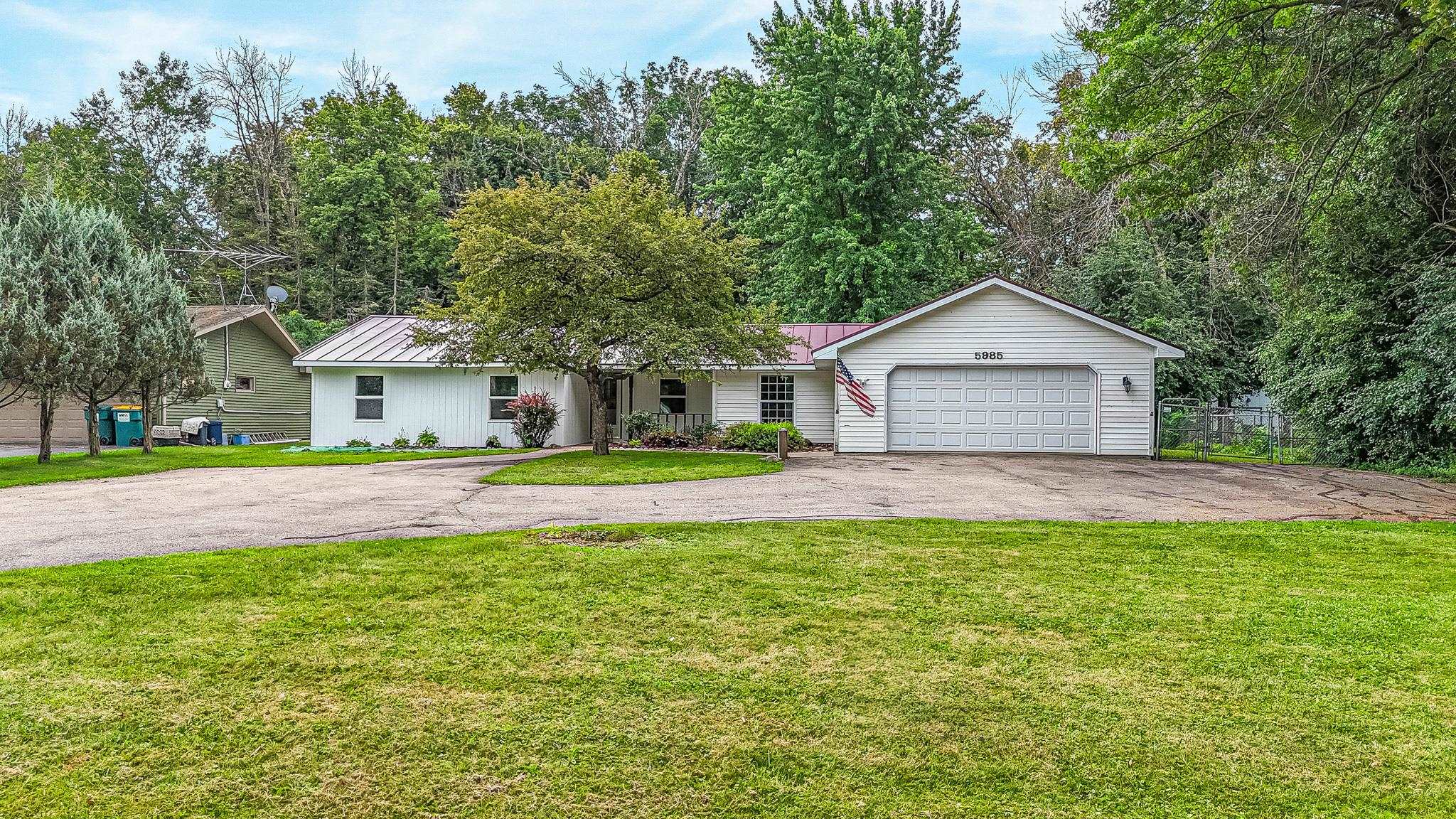 5985 Indian Shore Road Winneconne, WI 54986 - Photo 2 of 39