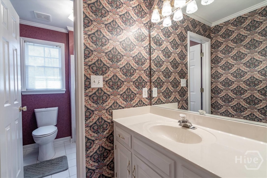 305 Crystal Court Athens, GA 30606 - Photo 48 of 51 Shared Bathroom
