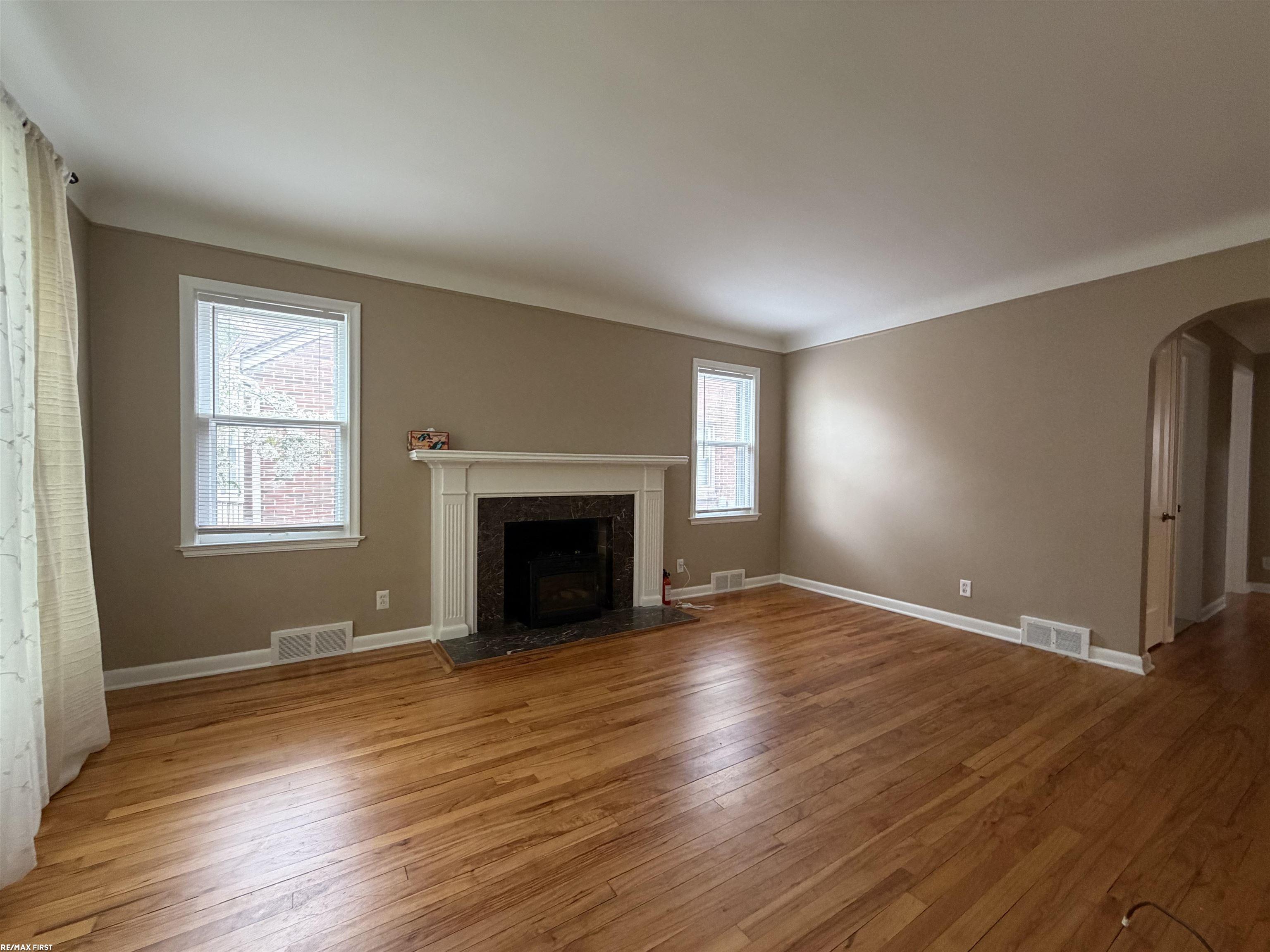 1992 Hawthorne Road Grosse Pointe, MI 48236 - Photo 6 of 14