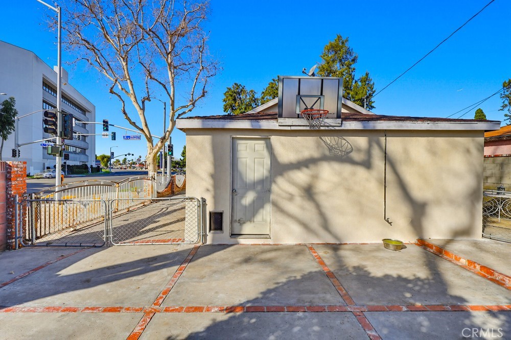 10970 Ruth Avenue Lynwood, CA 90262 - Photo 26 of 27 a view of entryway