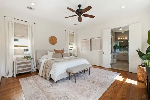 $835,000 | 2210 Chantilly Lane, Houston, TX 77018