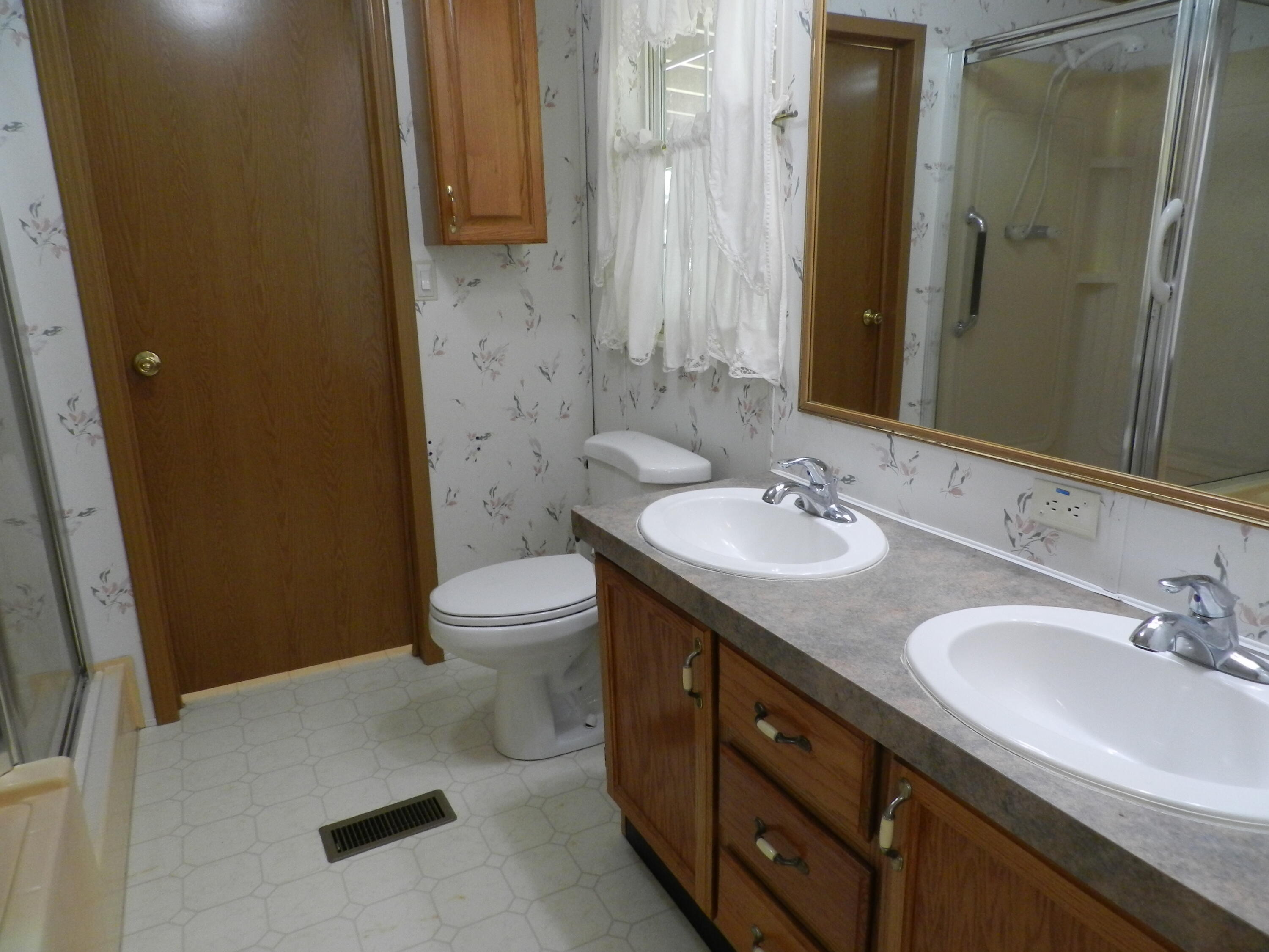 210 Double Springs Road Fall Branch, TN 37656 - Photo 18 of 35 DSCN0352