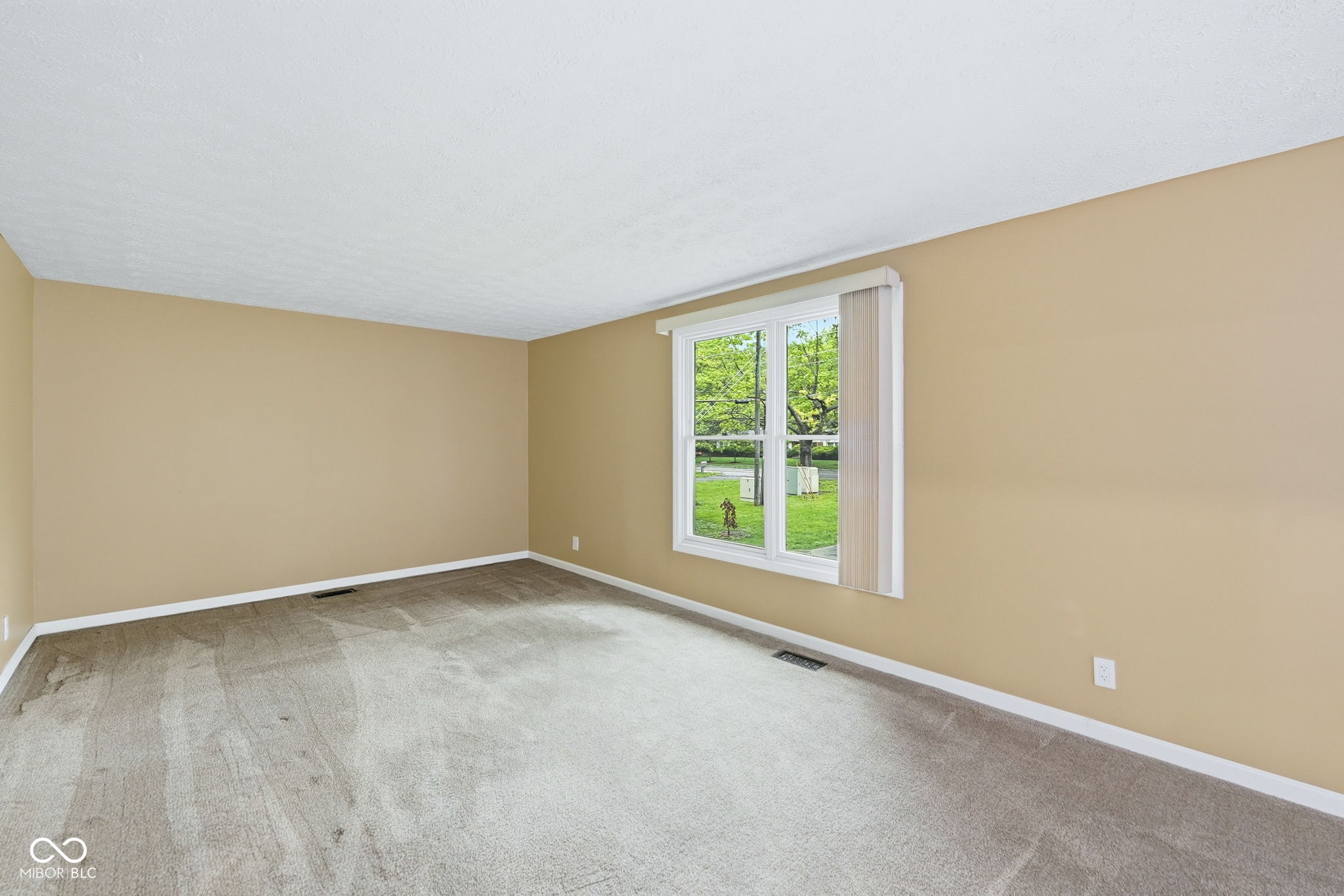 7020 Hoover Road Indianapolis, IN 46260 - Photo 8 of 47 Gallery Image 8