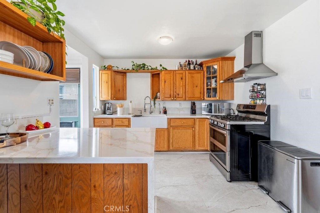 5055 North Raton Circle Long Beach, CA 90807 - Photo 6 of 32