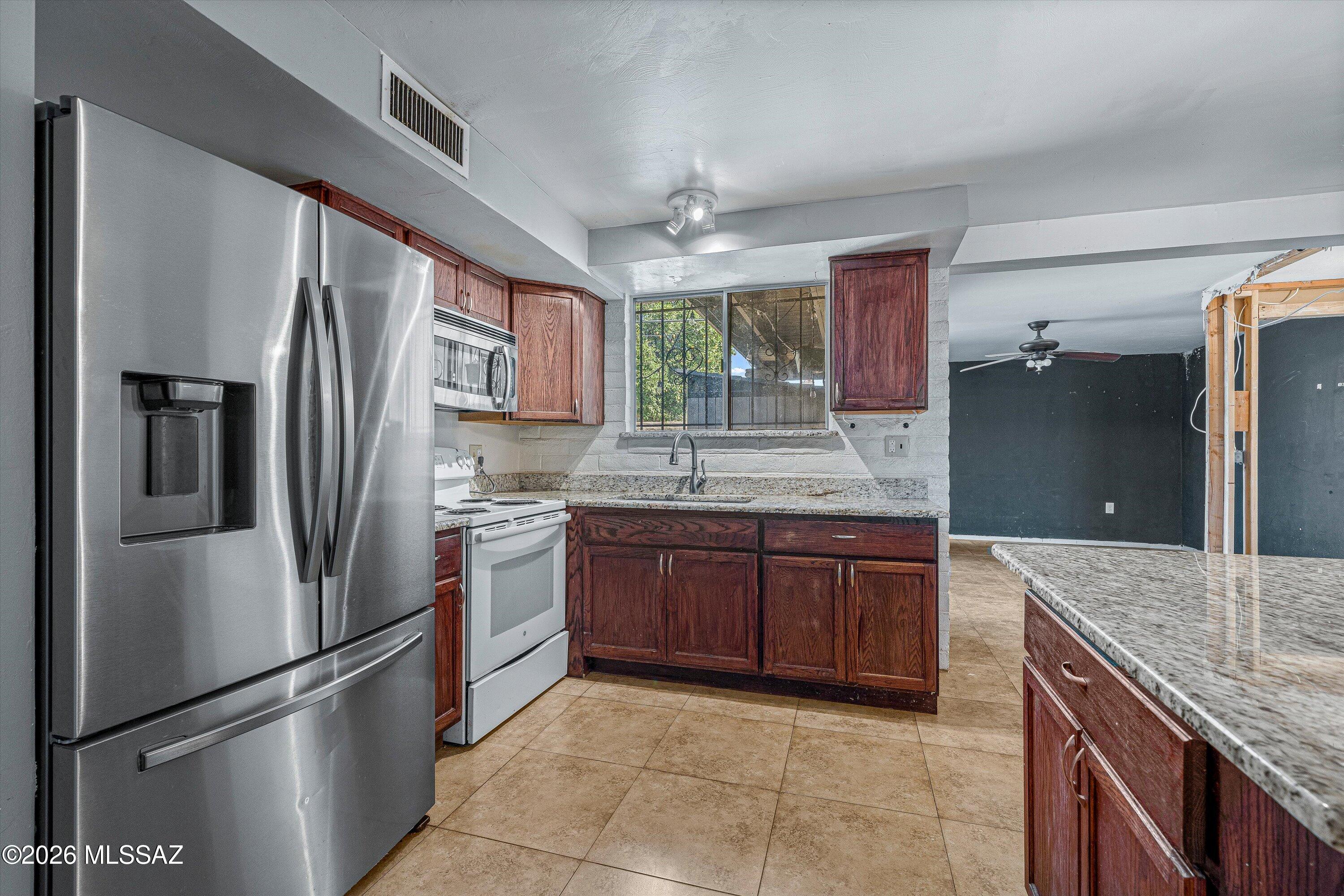 1824 West Caravelle Road Tucson, AZ 85713 - Photo 12 of 26 Gallery Image 12