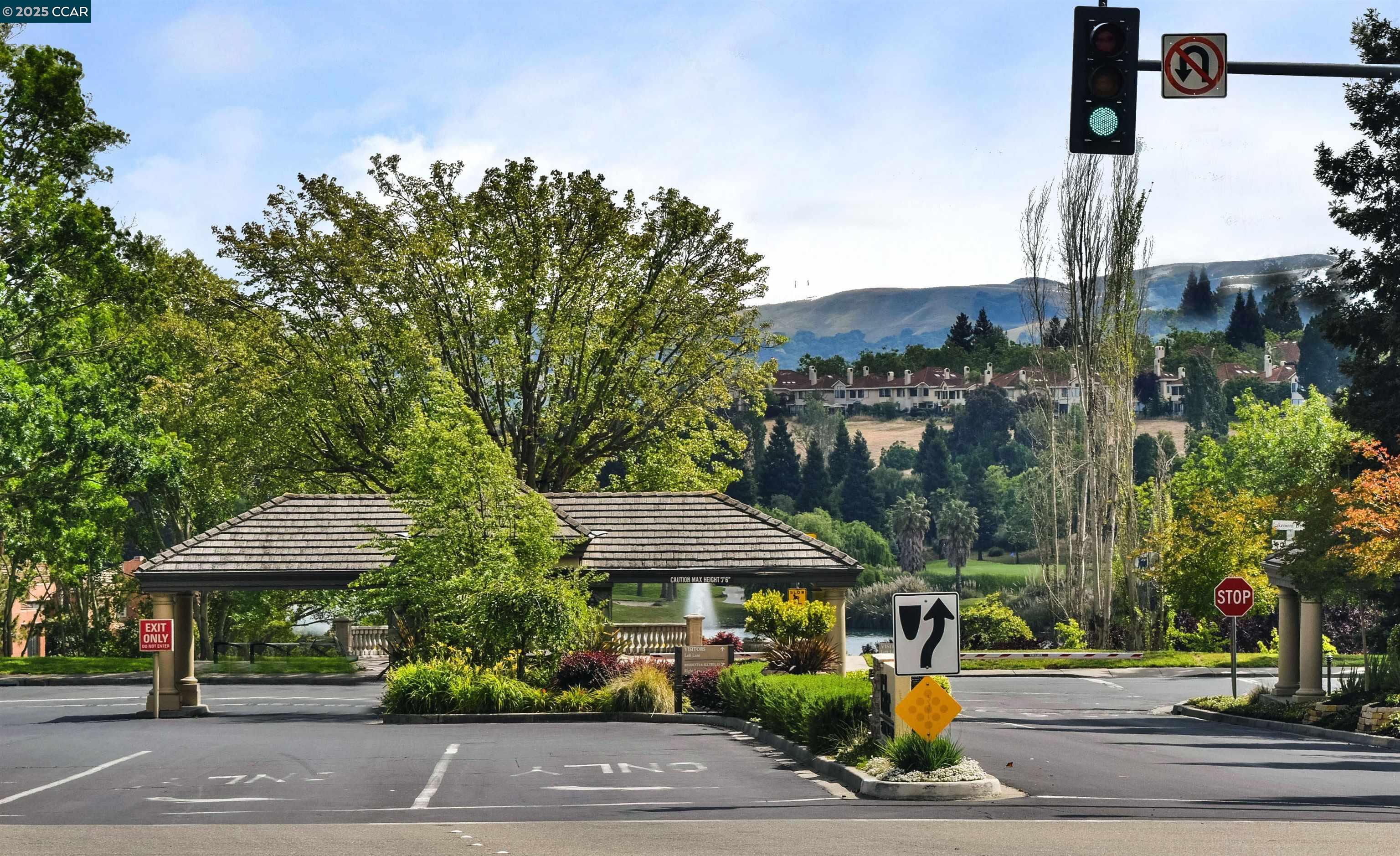 226 Lakeridge Way San Ramon, CA 94582 - Photo 59 of 59 a view of a street with houses