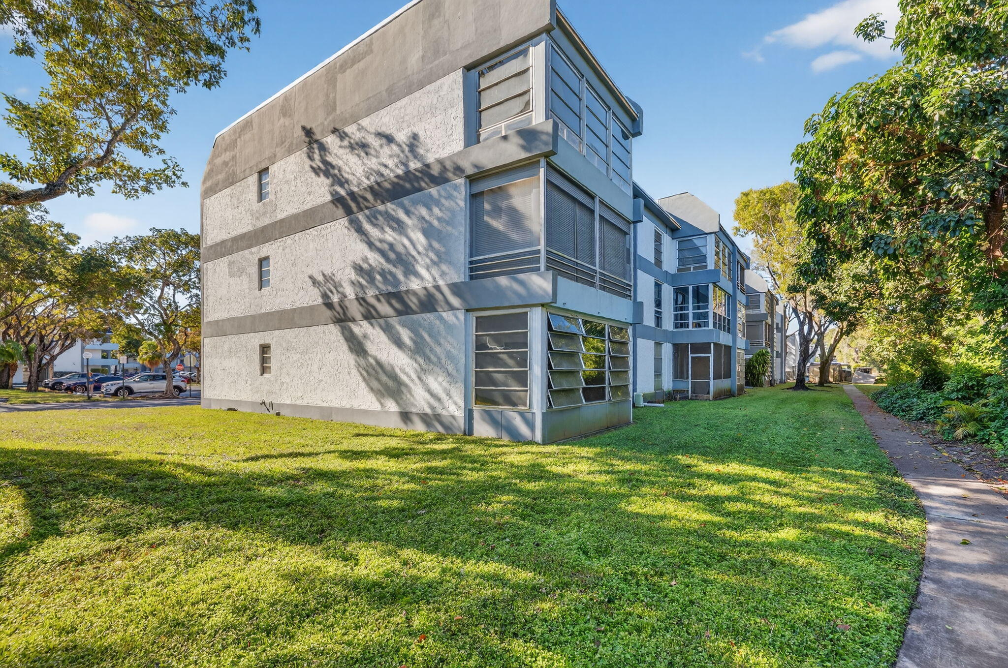 8351 Sands Point Boulevard, Unit A310 Fort Lauderdale, FL 33321 - Photo 31 of 46 32-web-or-mls-8I8A2233