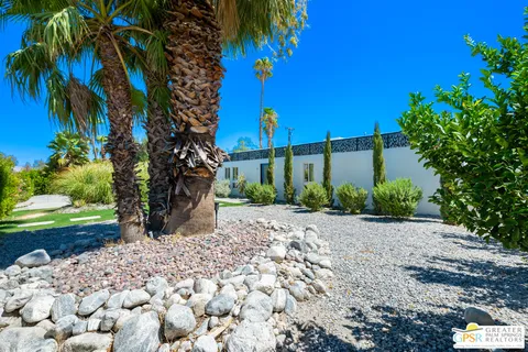 $785,000 | 2405 East Francis Drive, Palm Springs, CA 92262