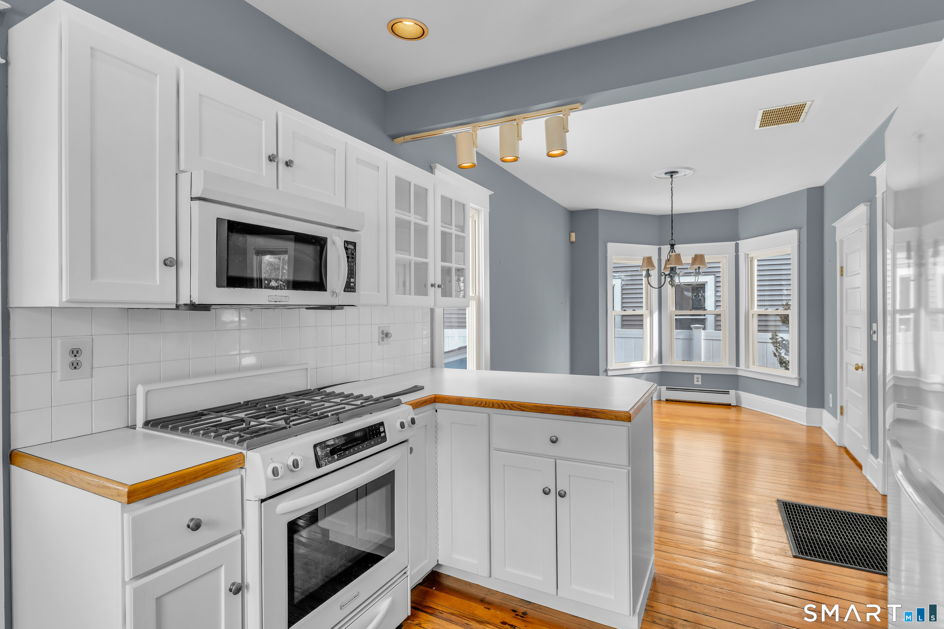 40 Elm Street Branford, CT 06405 - Photo 13 of 35