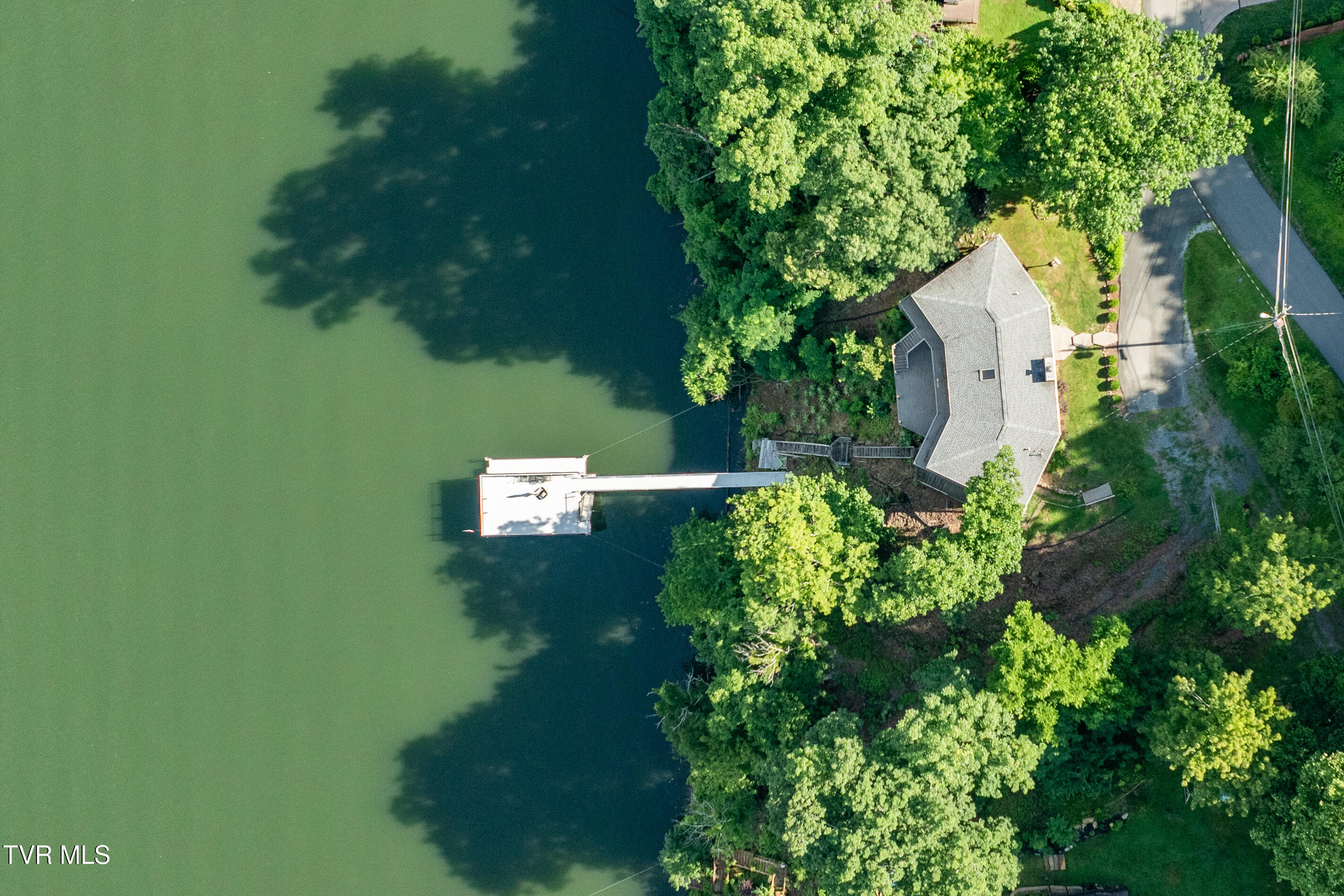 22627 Montego Bay Road Abingdon, VA 24211 - Photo 2 of 71 22627 Montego Bay Rd (14 of 76)