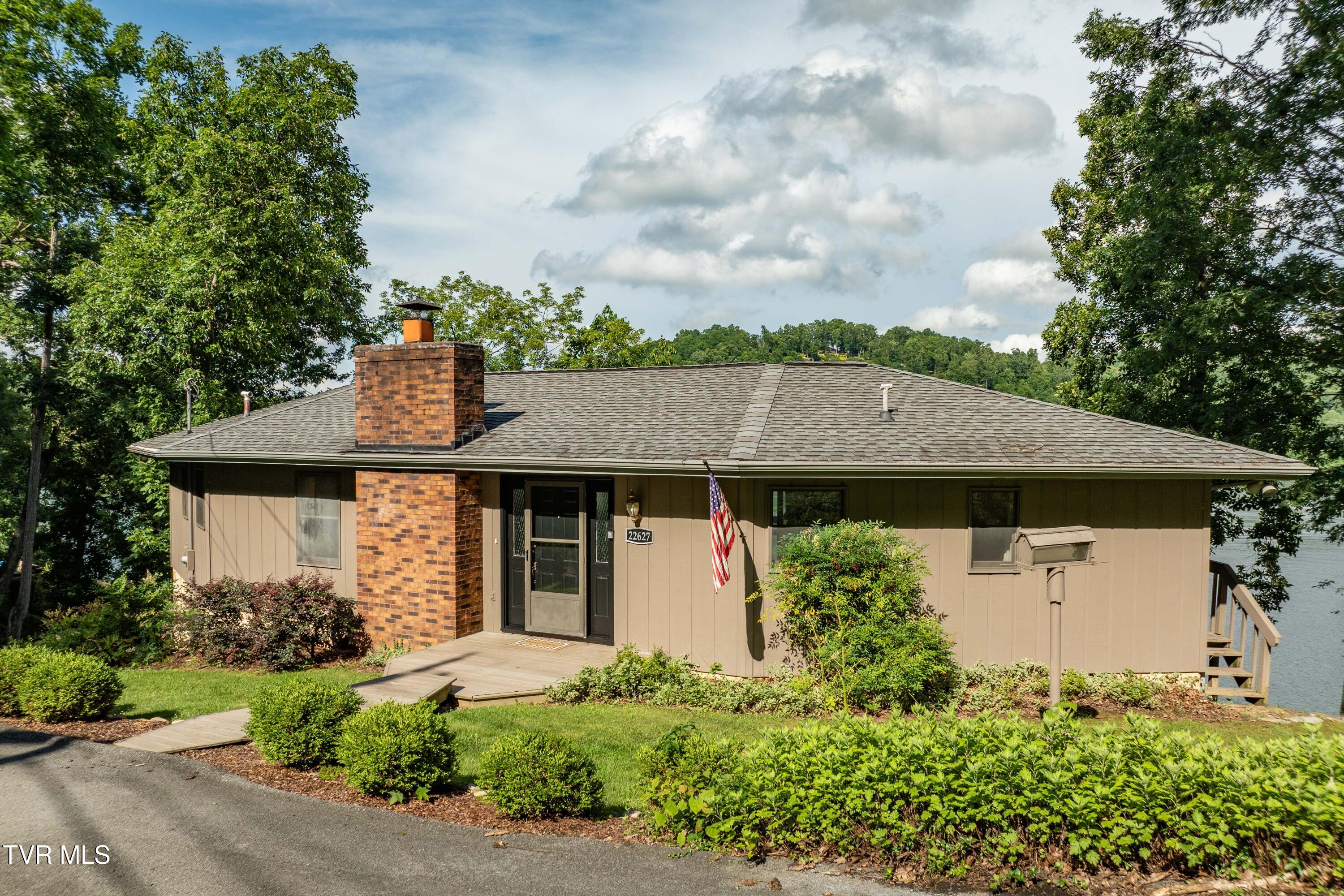 22627 Montego Bay Road Abingdon, VA 24211 - Photo 4 of 71 22627 Montego Bay Rd (18 of 76)