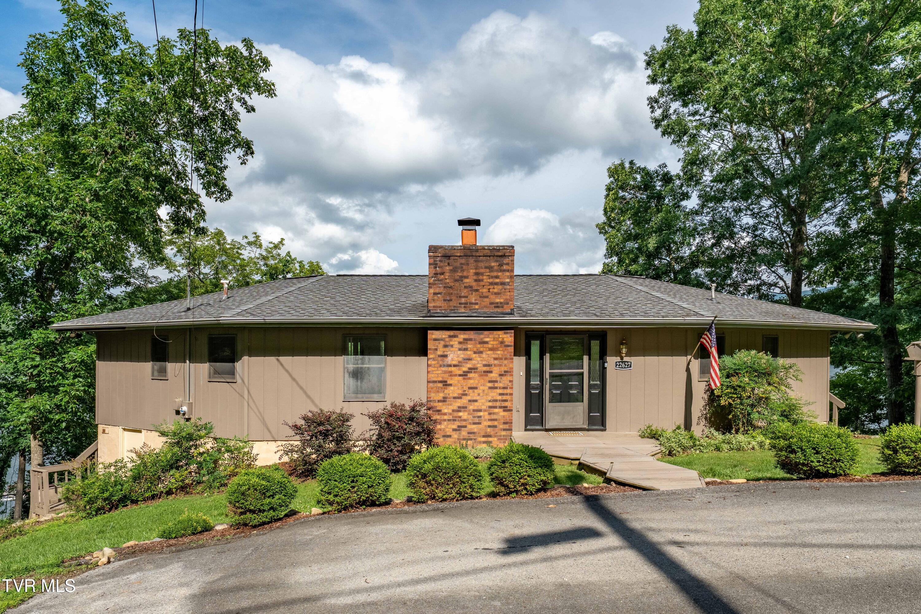 22627 Montego Bay Road Abingdon, VA 24211 - Photo 5 of 71 22627 Montego Bay Rd (30 of 76)