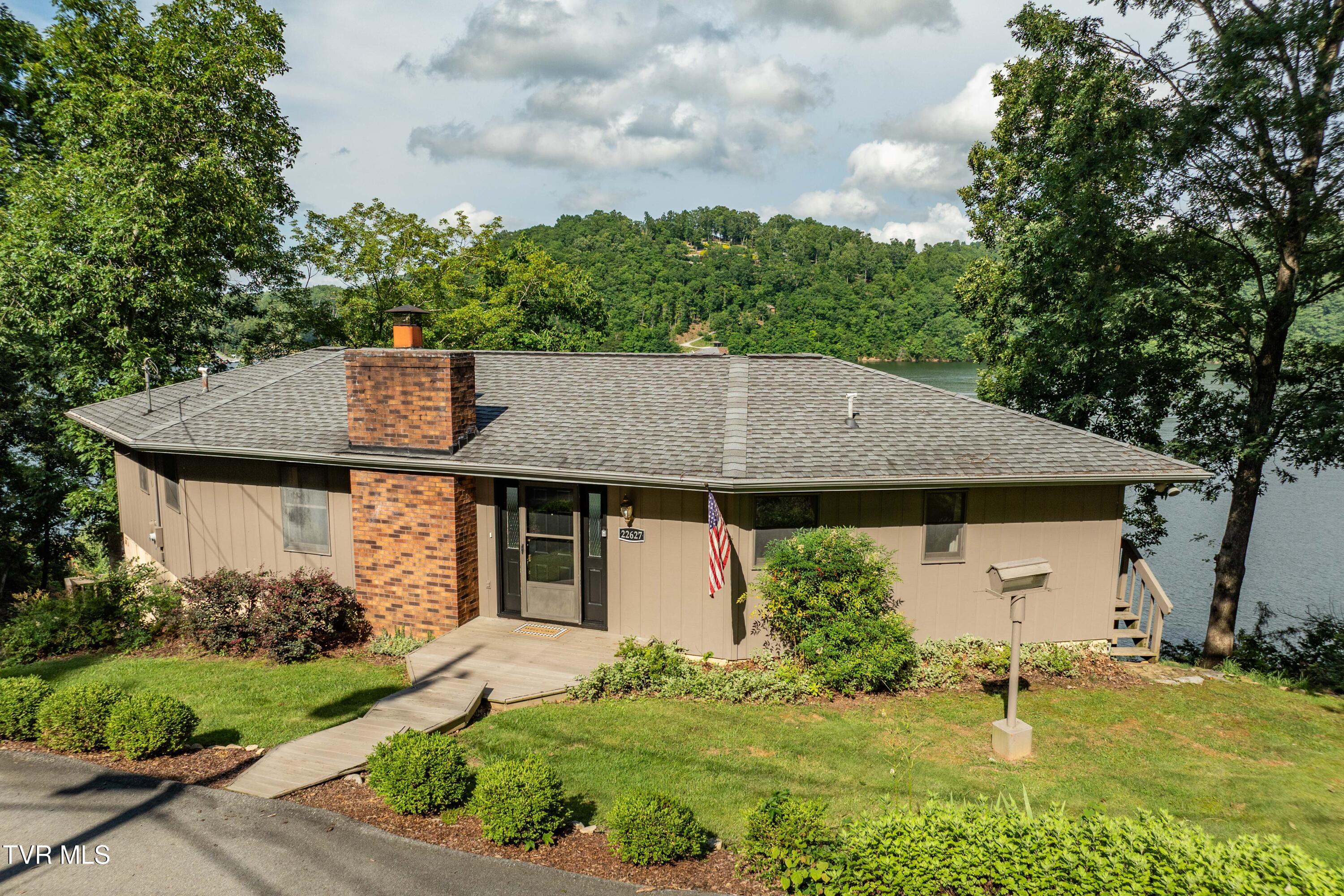 22627 Montego Bay Road Abingdon, VA 24211 - Photo 6 of 71 22627 Montego Bay Rd (17 of 76)