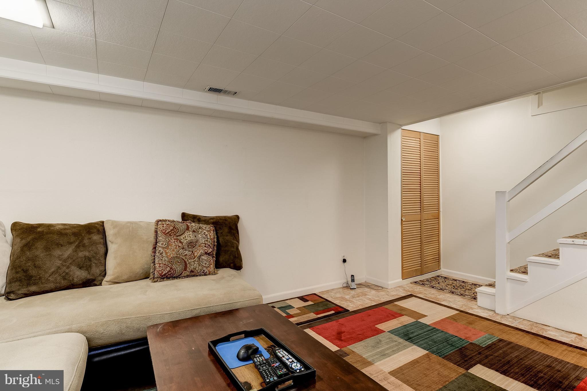 821 Southridge Road Baltimore, MD 21228 - Photo 23 of 30 Family Room