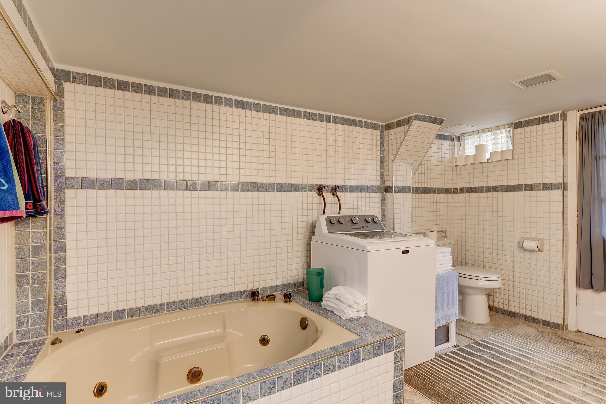 821 Southridge Road Baltimore, MD 21228 - Photo 24 of 30 Second Full Bath