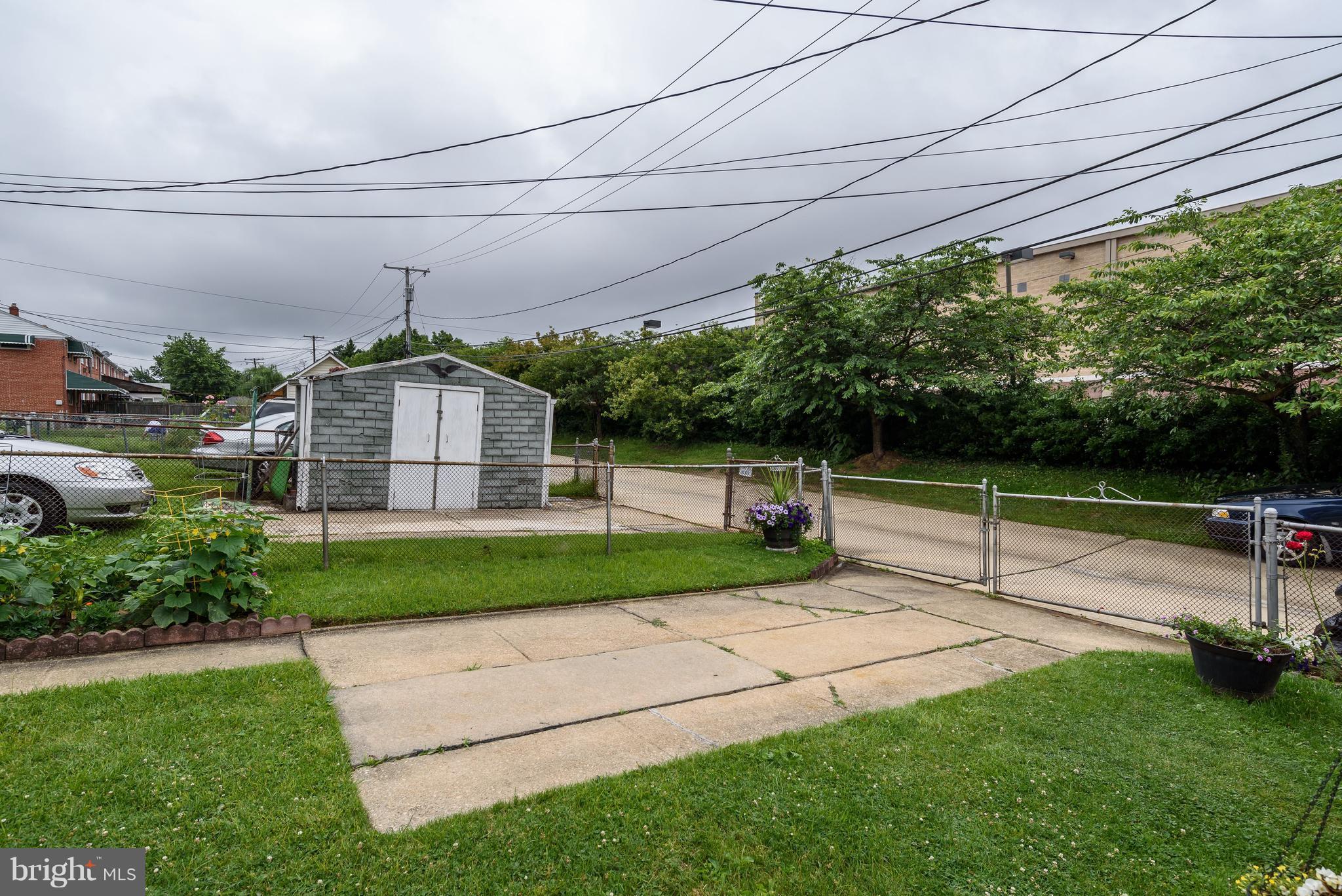821 Southridge Road Baltimore, MD 21228 - Photo 28 of 30 Parking Pad