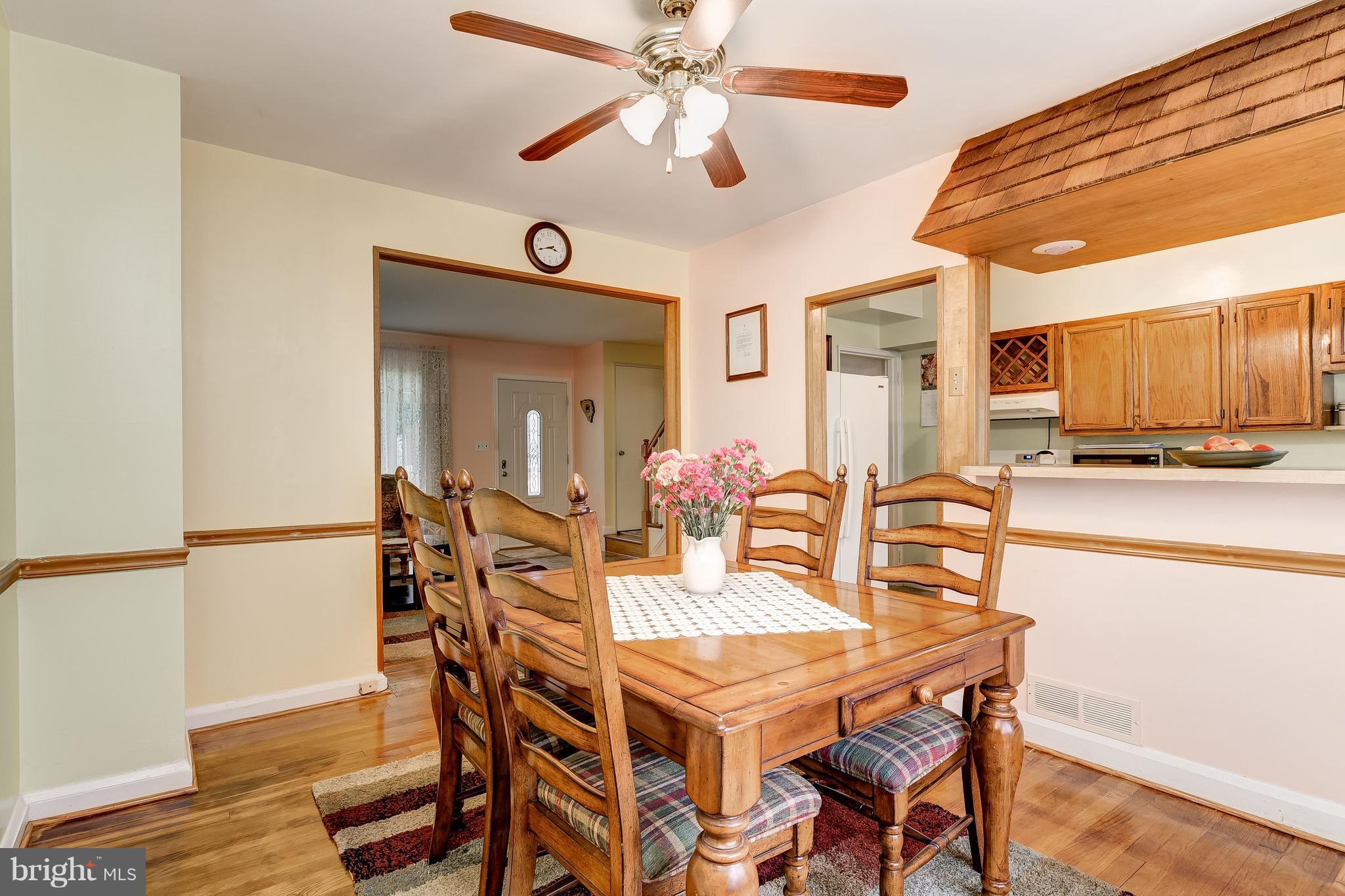 821 Southridge Road Baltimore, MD 21228 - Photo 9 of 30 Dining Room