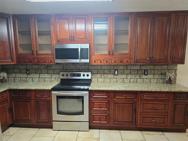 $385,000 | 1088 Magnolia Lane, Cedar Hill, TX 75104