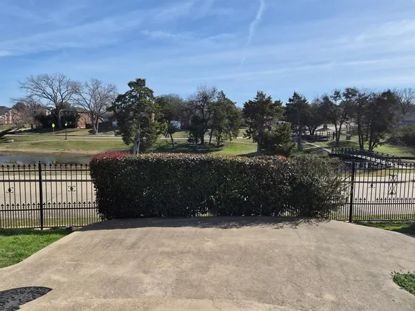 $385,000 | 1088 Magnolia Lane, Cedar Hill, TX 75104