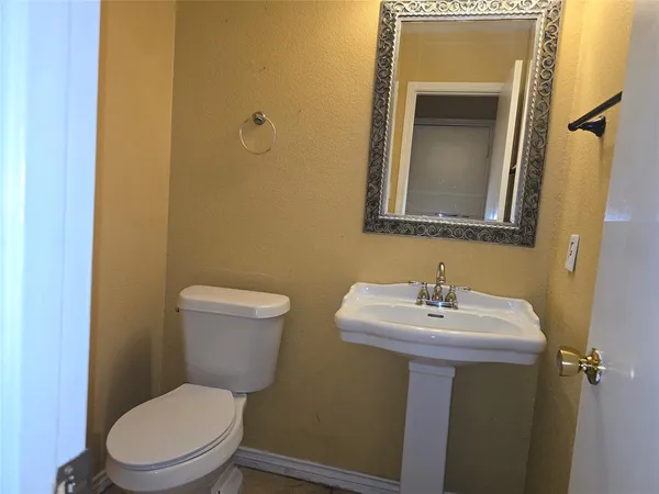 $385,000 | 1088 Magnolia Lane, Cedar Hill, TX 75104