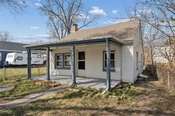 $249,999 | 206 West 81st Street, Kansas City, MO 64114