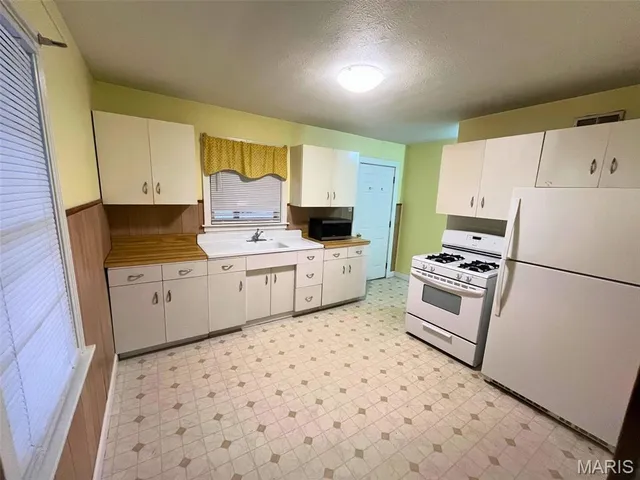 $59,900 | 206 North Walnut Street, Mount Olive, IL 62069