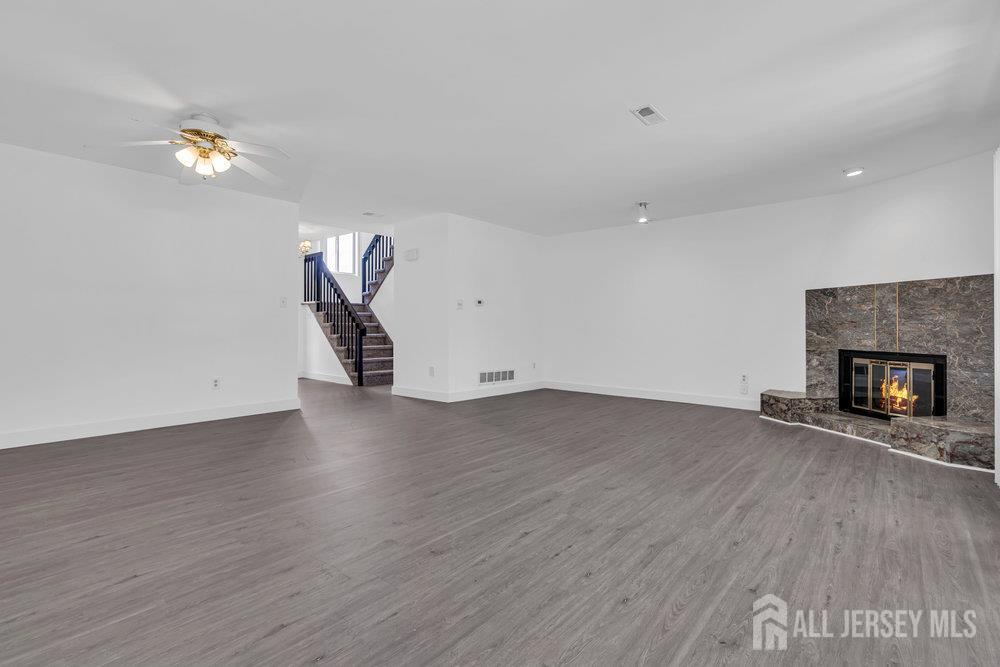 4 Gate House Lane Edison, NJ 08820 - Photo 15 of 37