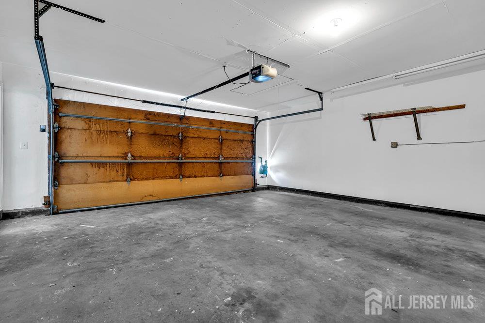 4 Gate House Lane Edison, NJ 08820 - Photo 20 of 37