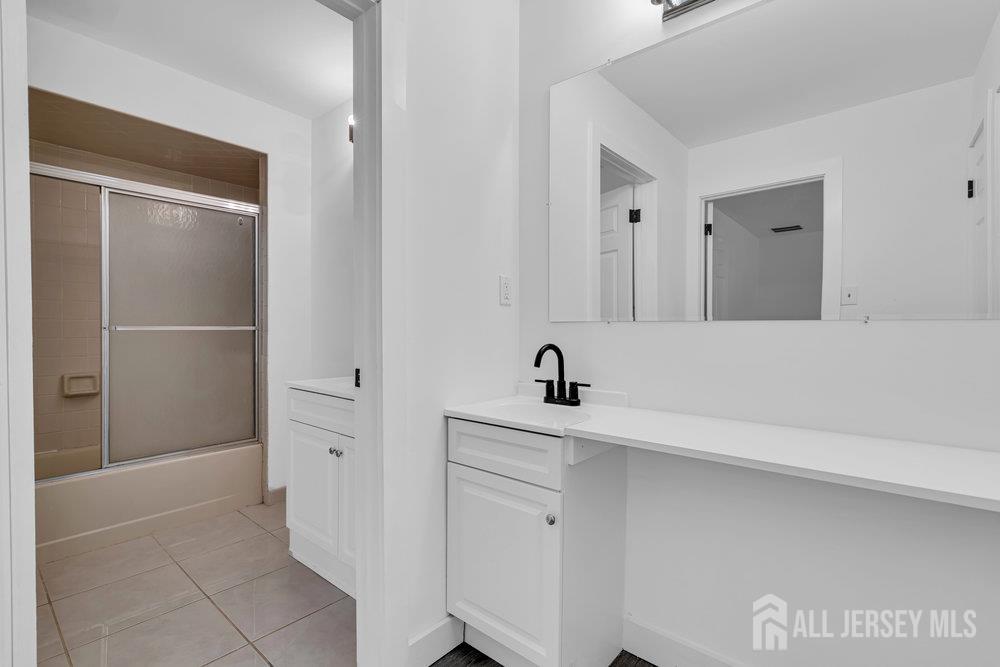 4 Gate House Lane Edison, NJ 08820 - Photo 31 of 37