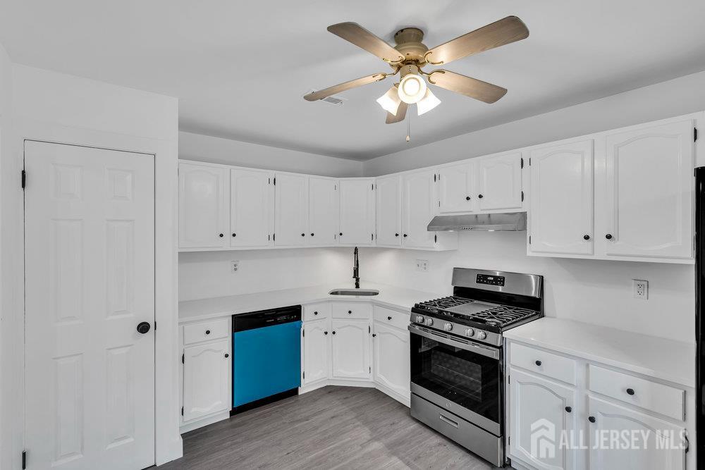 4 Gate House Lane Edison, NJ 08820 - Photo 8 of 37