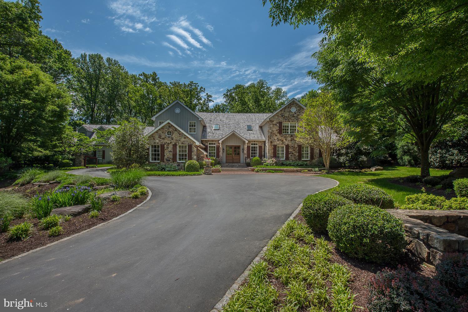 Long Belgian Block edged approach