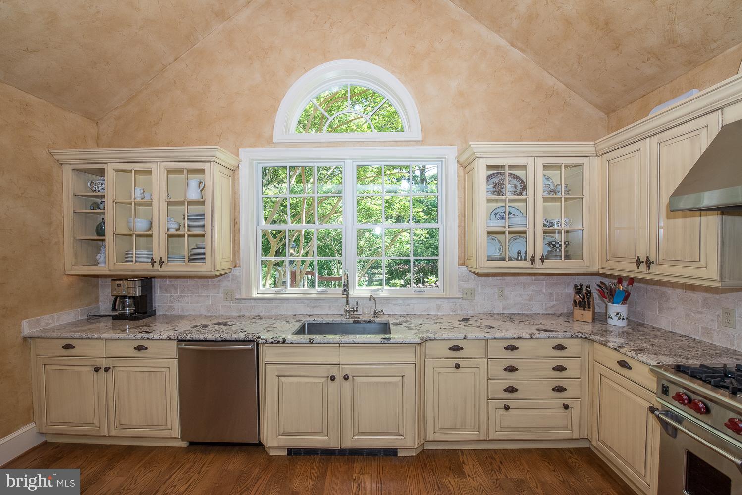 633 Newtown Road Berwyn, PA 19312 - Photo 12 of 46 Wolfe, Bosch, Dacor