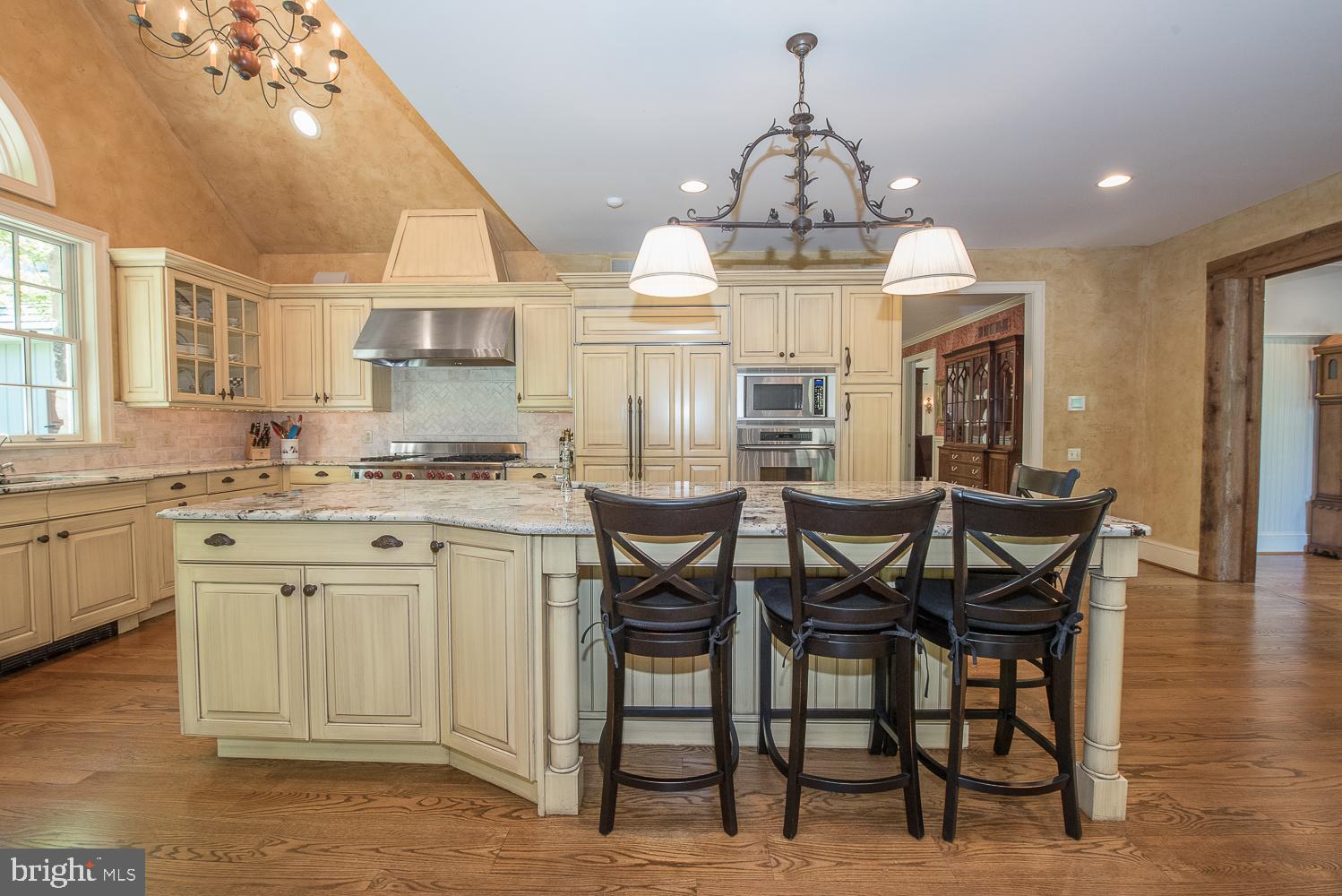 633 Newtown Road Berwyn, PA 19312 - Photo 14 of 46 Glorious Island