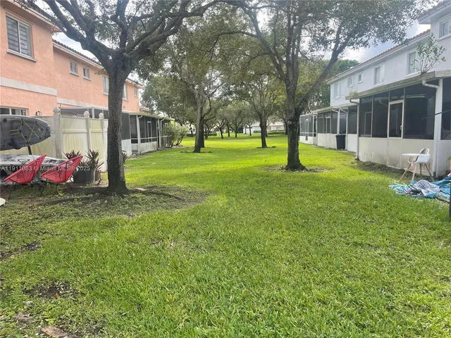 $2,600 | 854 Northwest 208th Drive, Unit 854, Pembroke Pines, FL 33029