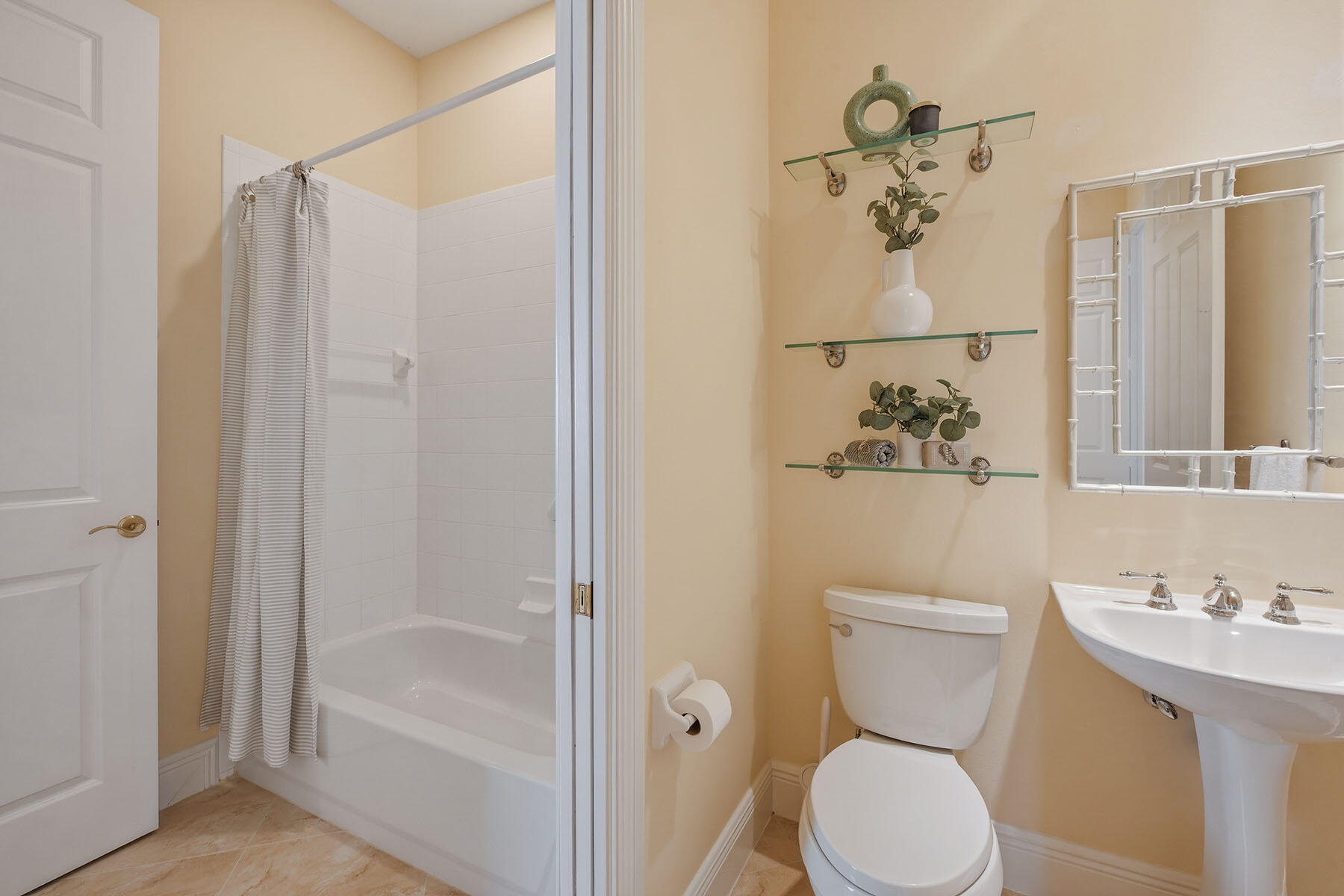9106 Cascada Way, Unit 202 Naples, FL 34114 - Photo 18 of 47 225067325ii