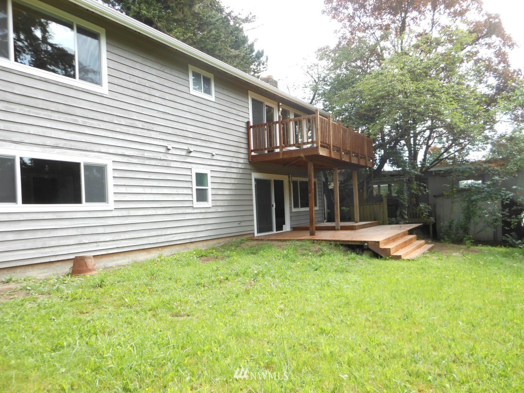 10723 Northeast 189th Street Bothell, WA 98011 - Photo 19 of 23