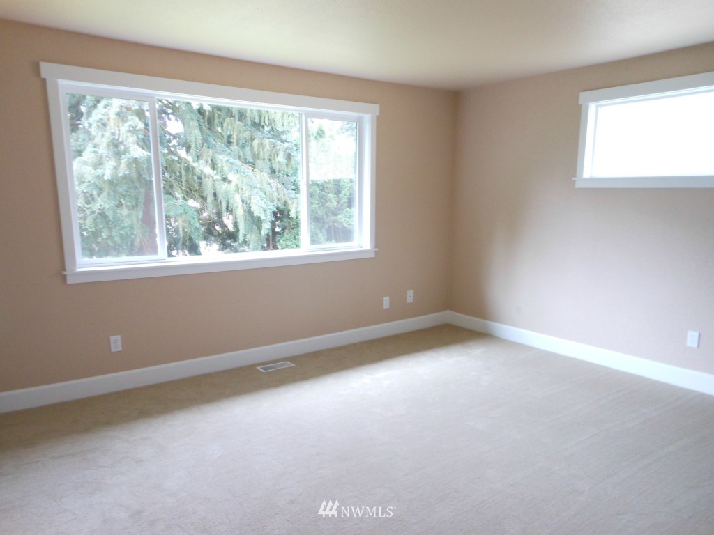 10723 Northeast 189th Street Bothell, WA 98011 - Photo 9 of 23