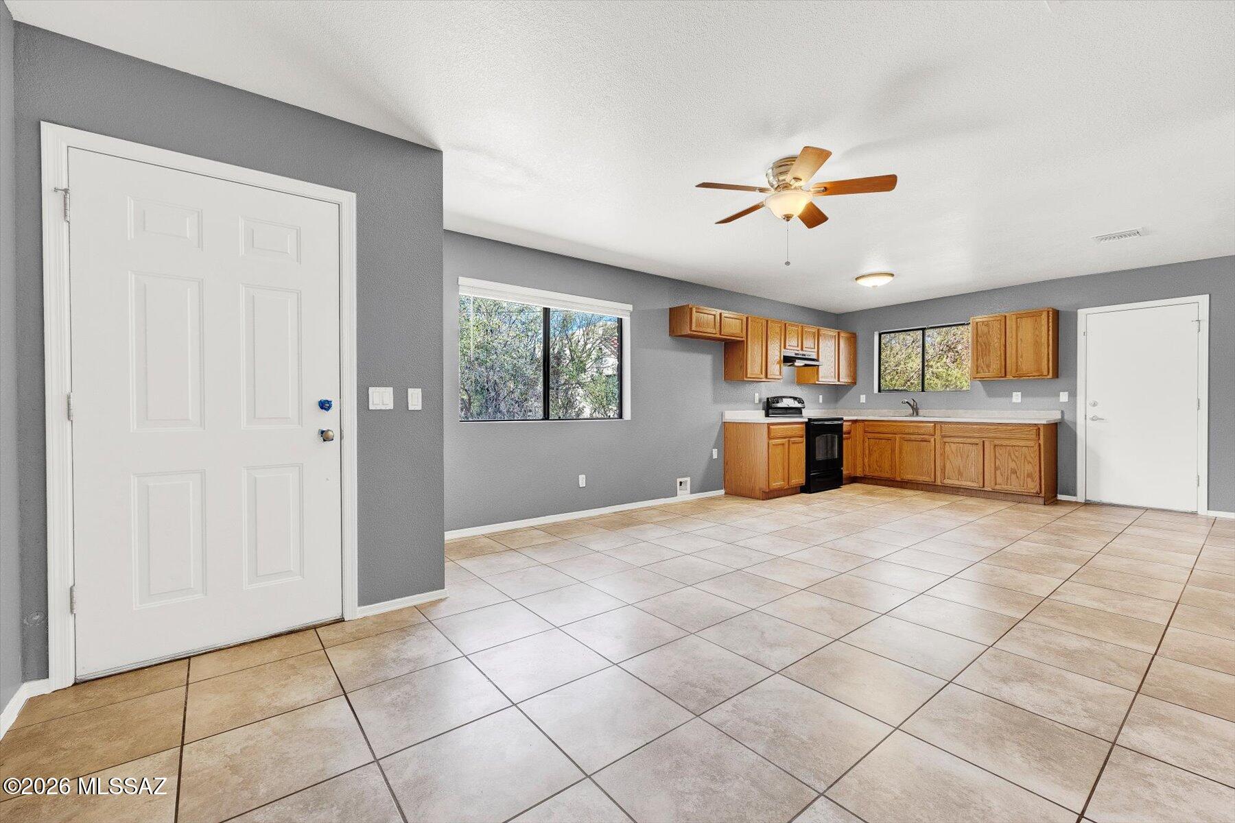 463 Sorrel Court Rio Rico, AZ 85648 - Photo 6 of 33 Gallery Image 6