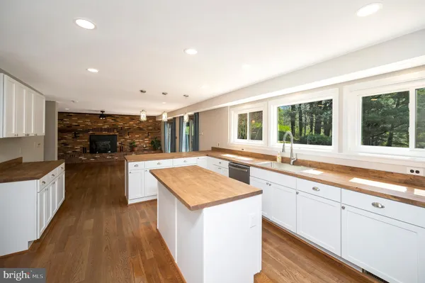 $1,200,000 | 3195 Fiery Run Road, Markham, VA 22643