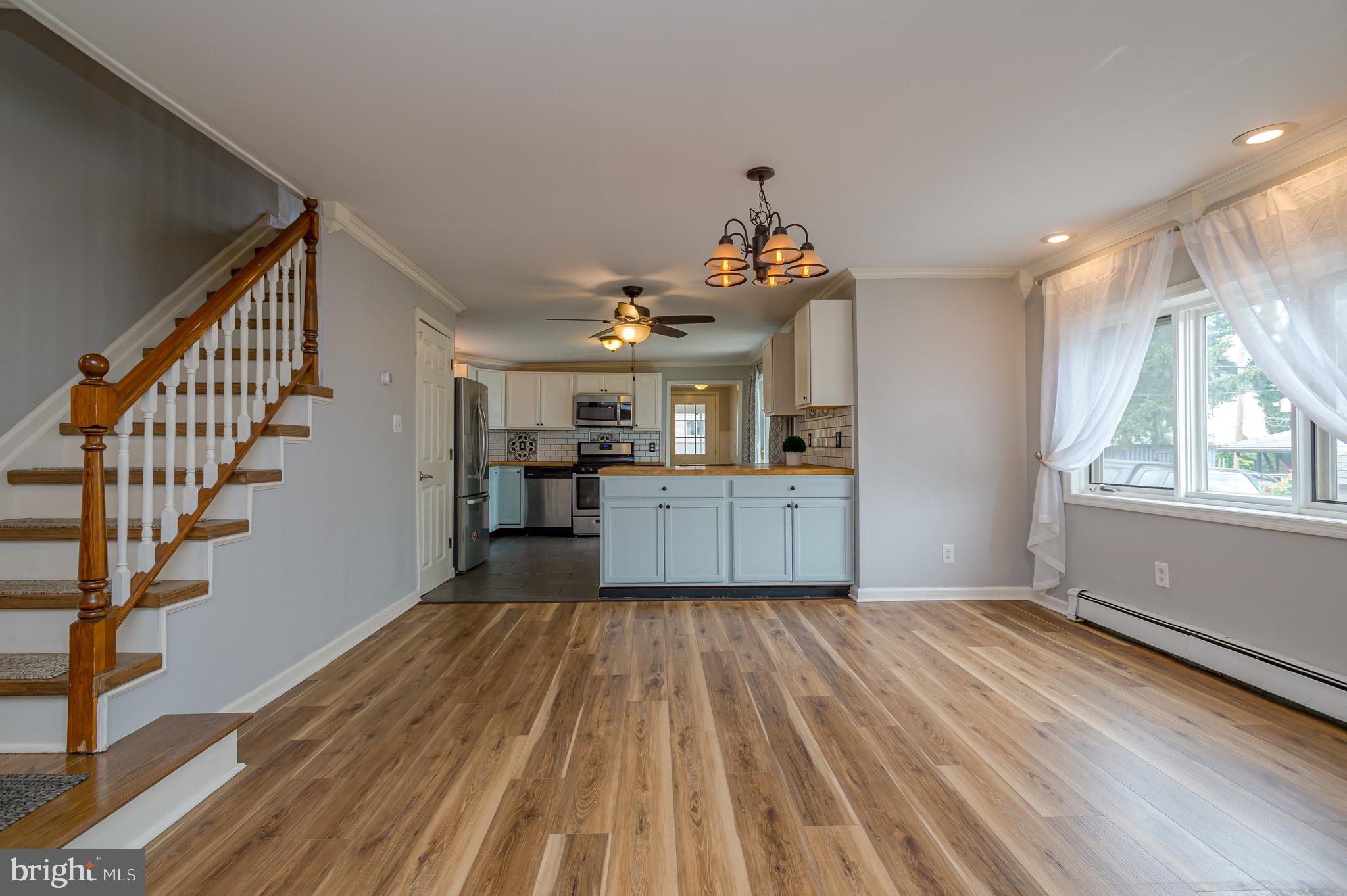 265 Lafayette Avenue Hamilton, NJ 08610 - Photo 6 of 21 Open concept Living into Dining area