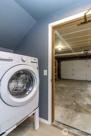 $3,200 | 124 Jewell Street, Enumclaw, WA 98022