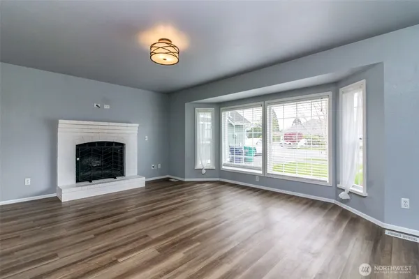 $3,200 | 124 Jewell Street, Enumclaw, WA 98022