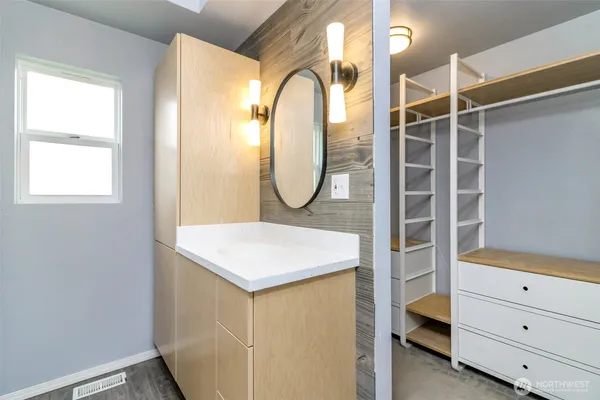 $3,200 | 124 Jewell Street, Enumclaw, WA 98022