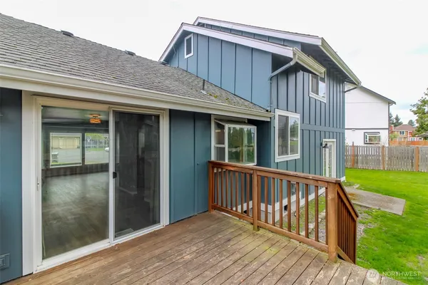 $3,200 | 124 Jewell Street, Enumclaw, WA 98022