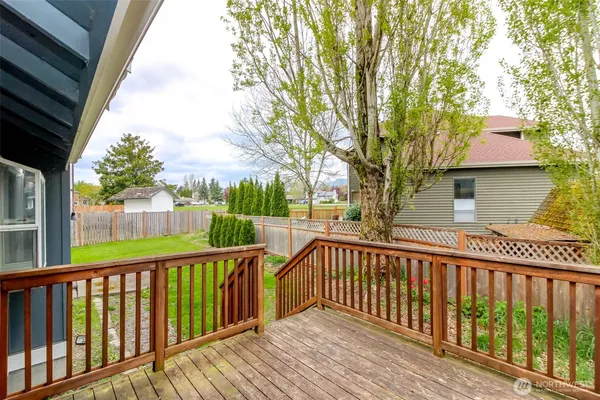$3,200 | 124 Jewell Street, Enumclaw, WA 98022