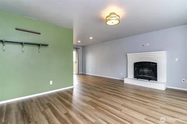 $3,200 | 124 Jewell Street, Enumclaw, WA 98022
