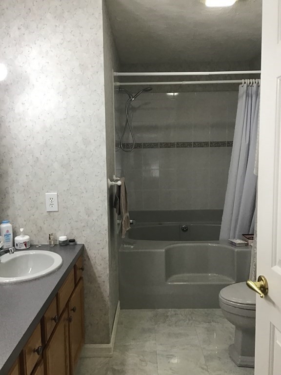 41 Adams Street Worcester, MA 01604 - Photo 9 of 17 Gallery Image 9
